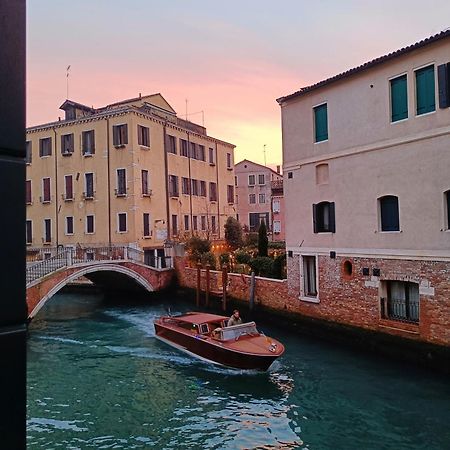 Ca' Dino Venice - Canal View Buitenkant foto