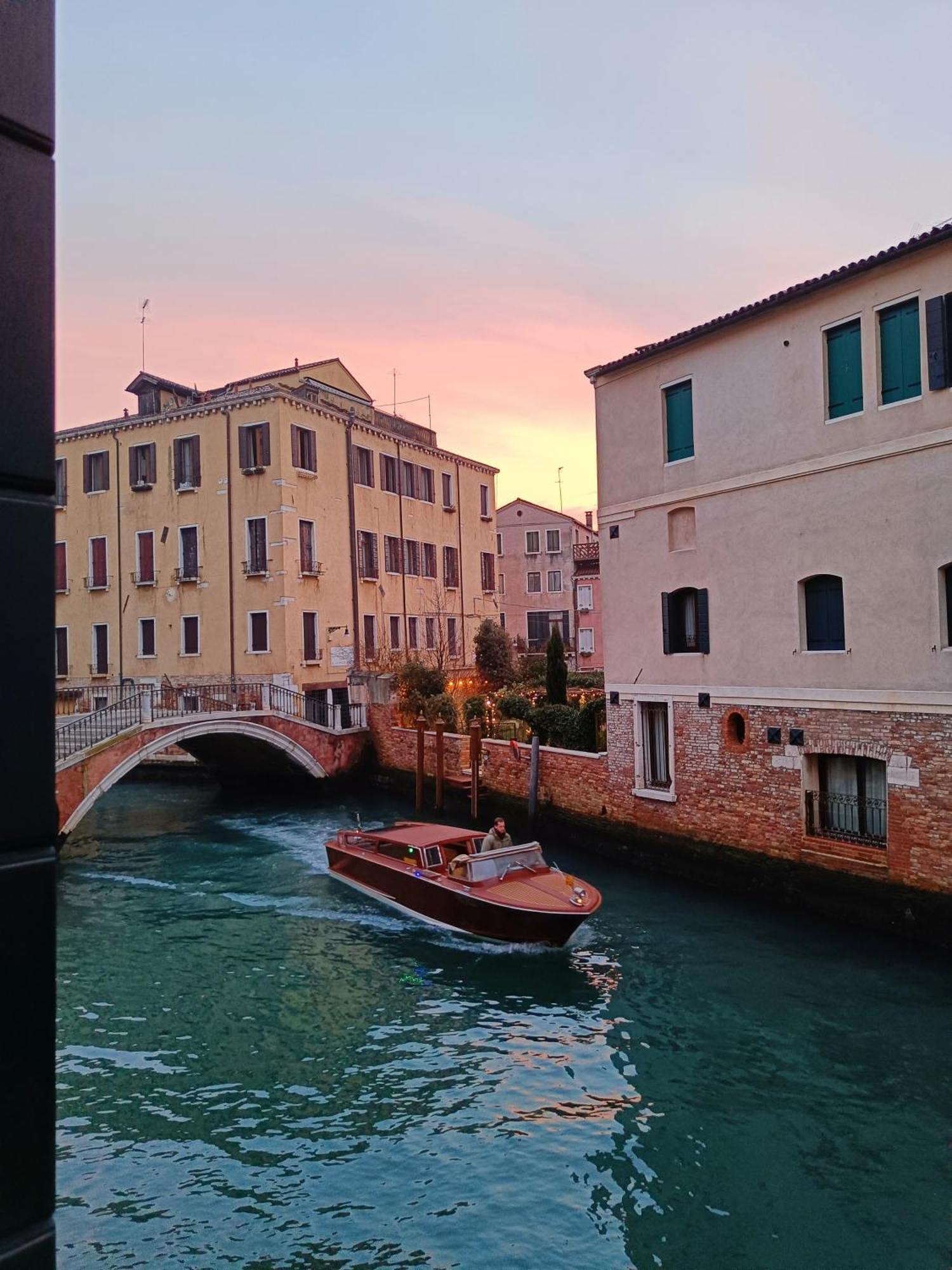 Ca' Dino Venice - Canal View Buitenkant foto