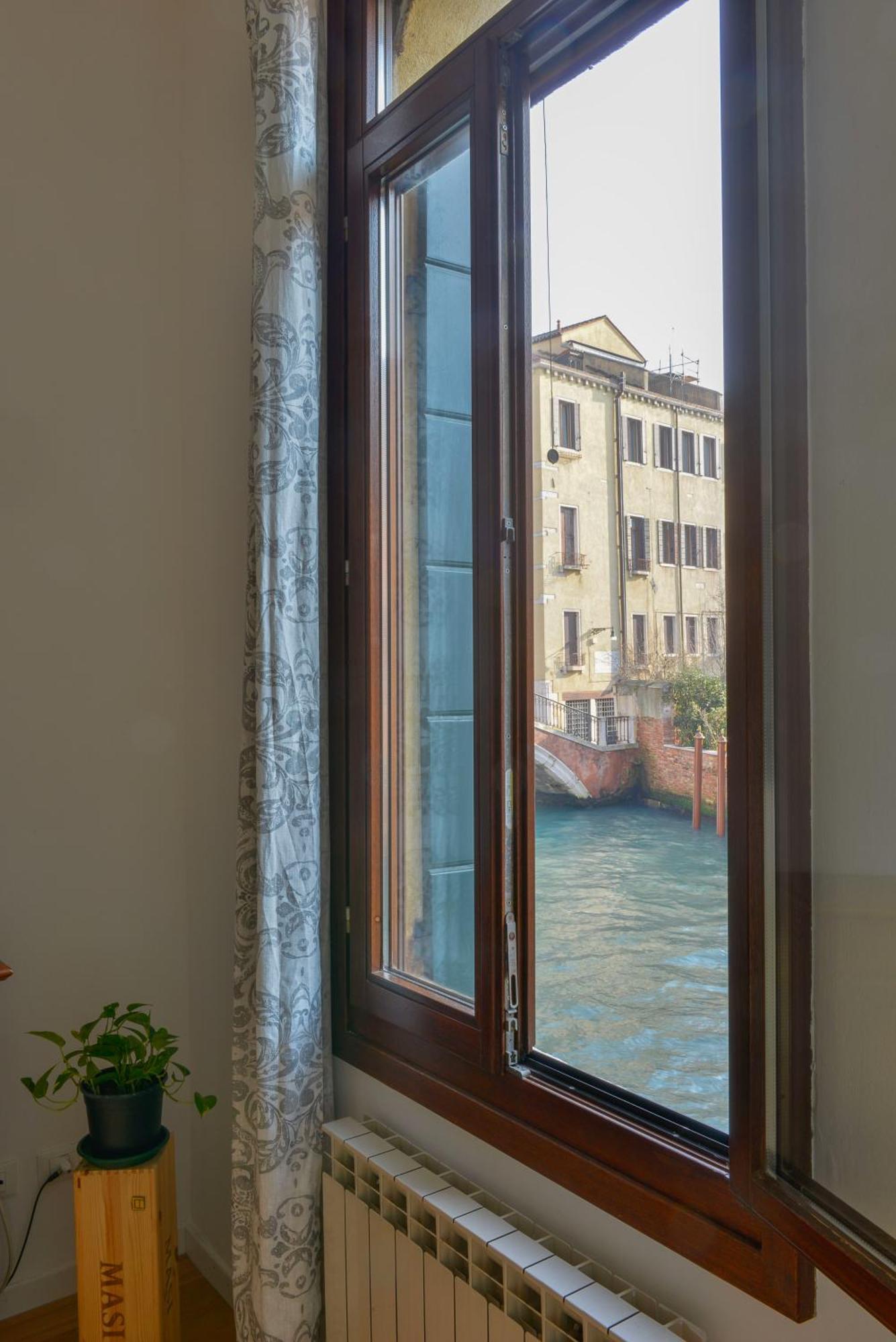 Ca' Dino Venice - Canal View Buitenkant foto